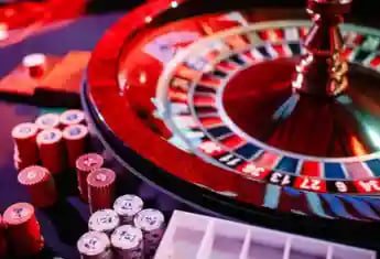 win8 slot APP Live Casino Baccarat ဂိမ်း မိုဘိုင်းဖုန်းတွင် ကစားနေသောမြင်ကွင်း